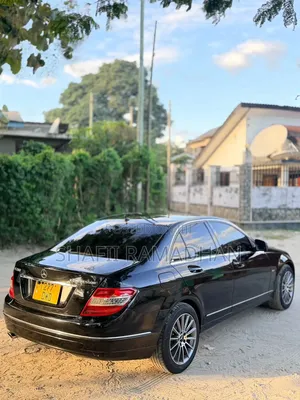 Mercedes-Benz C-Class C 180 CGI BlueEFFICIENCY (S204) 2009 Black