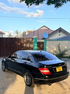 Mercedes-Benz C-Class C 180 CGI BlueEFFICIENCY (S204) 2009 Black