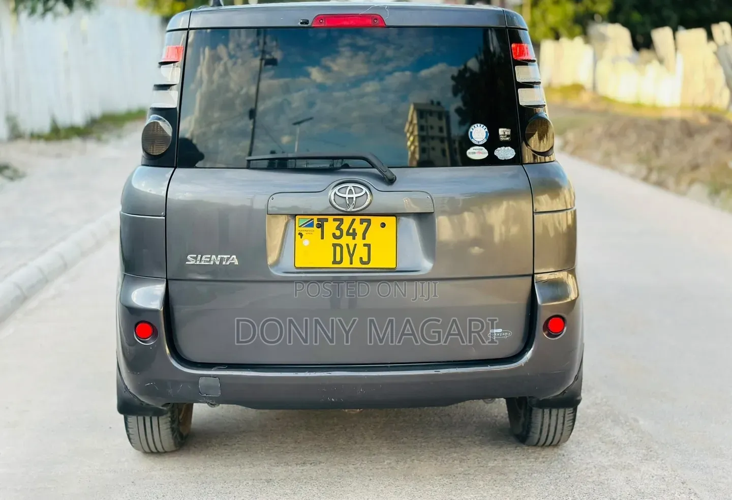 Toyota Sienta 2007 Gray