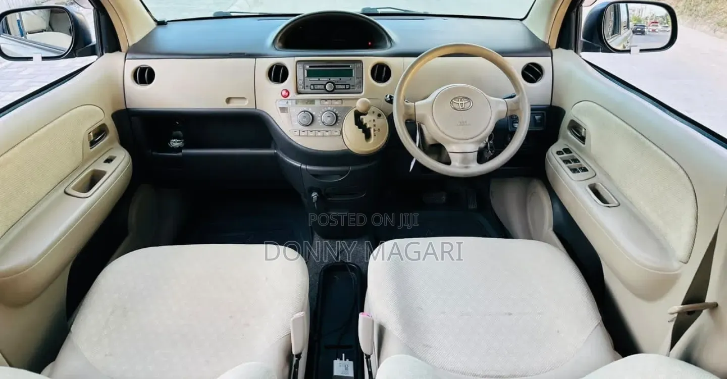 Toyota Sienta 2007 Gray