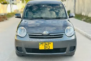 Toyota Sienta 2007 Gray