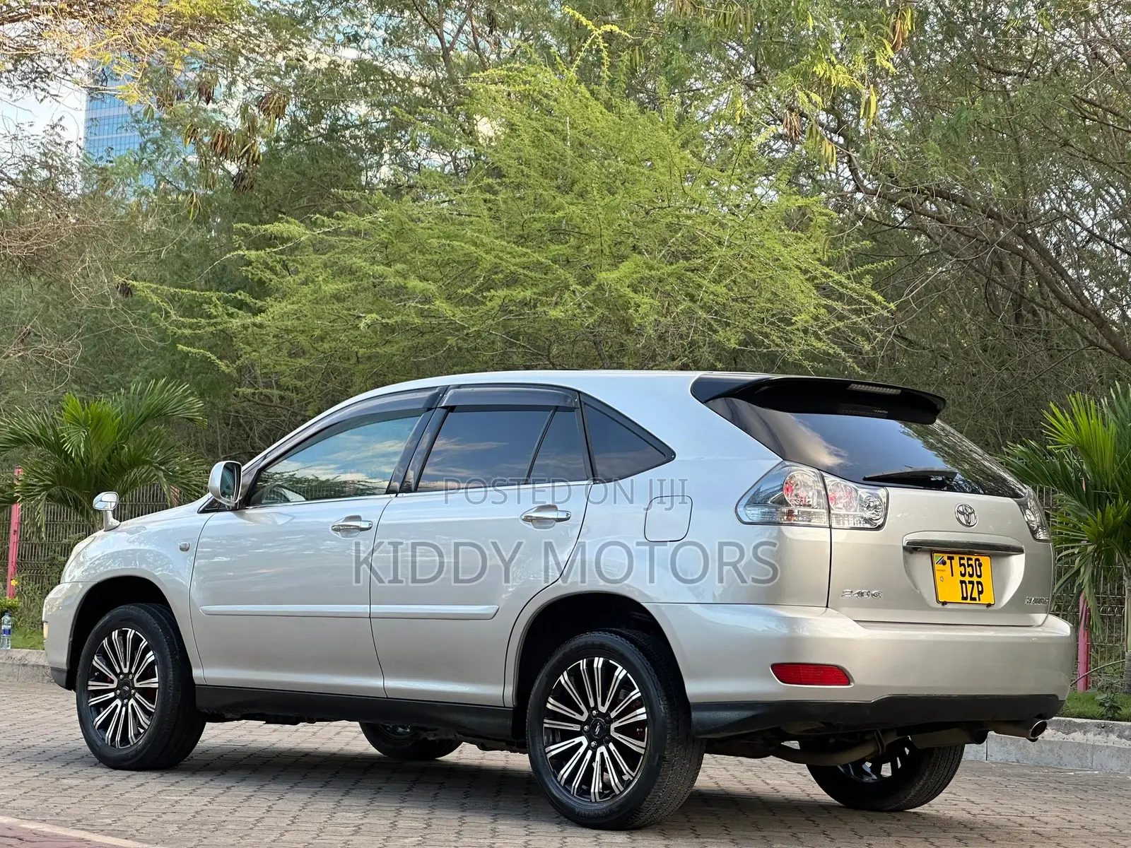 Toyota Harrier 2005 Silver