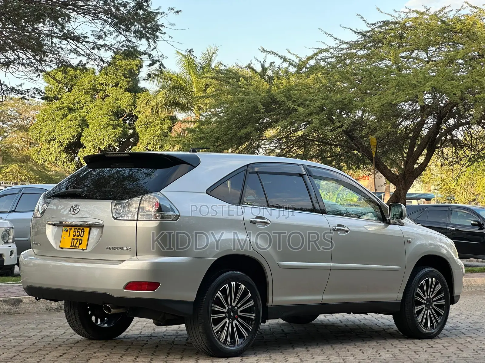 Toyota Harrier 2005 Silver