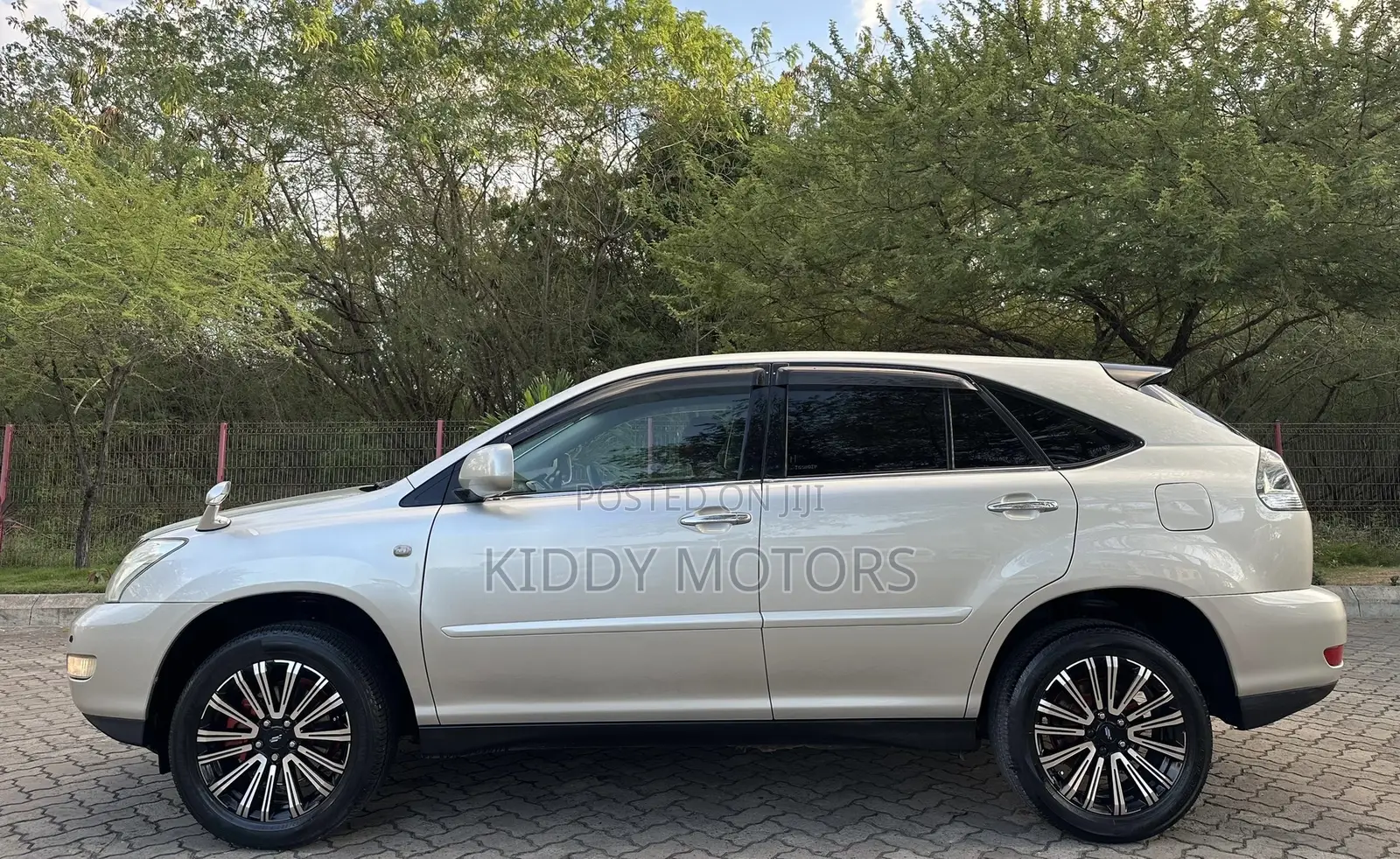 Toyota Harrier 2005 Silver