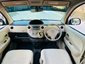 Toyota Sienta 2007
