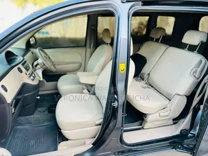 Toyota Sienta 2007