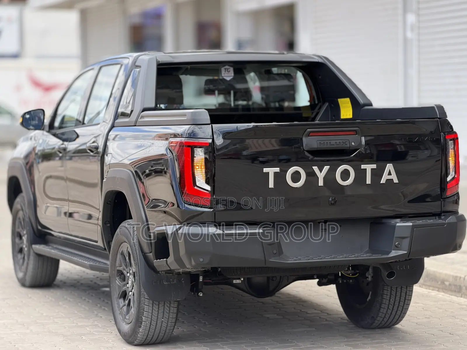 New Toyota Hilux 2025 Black