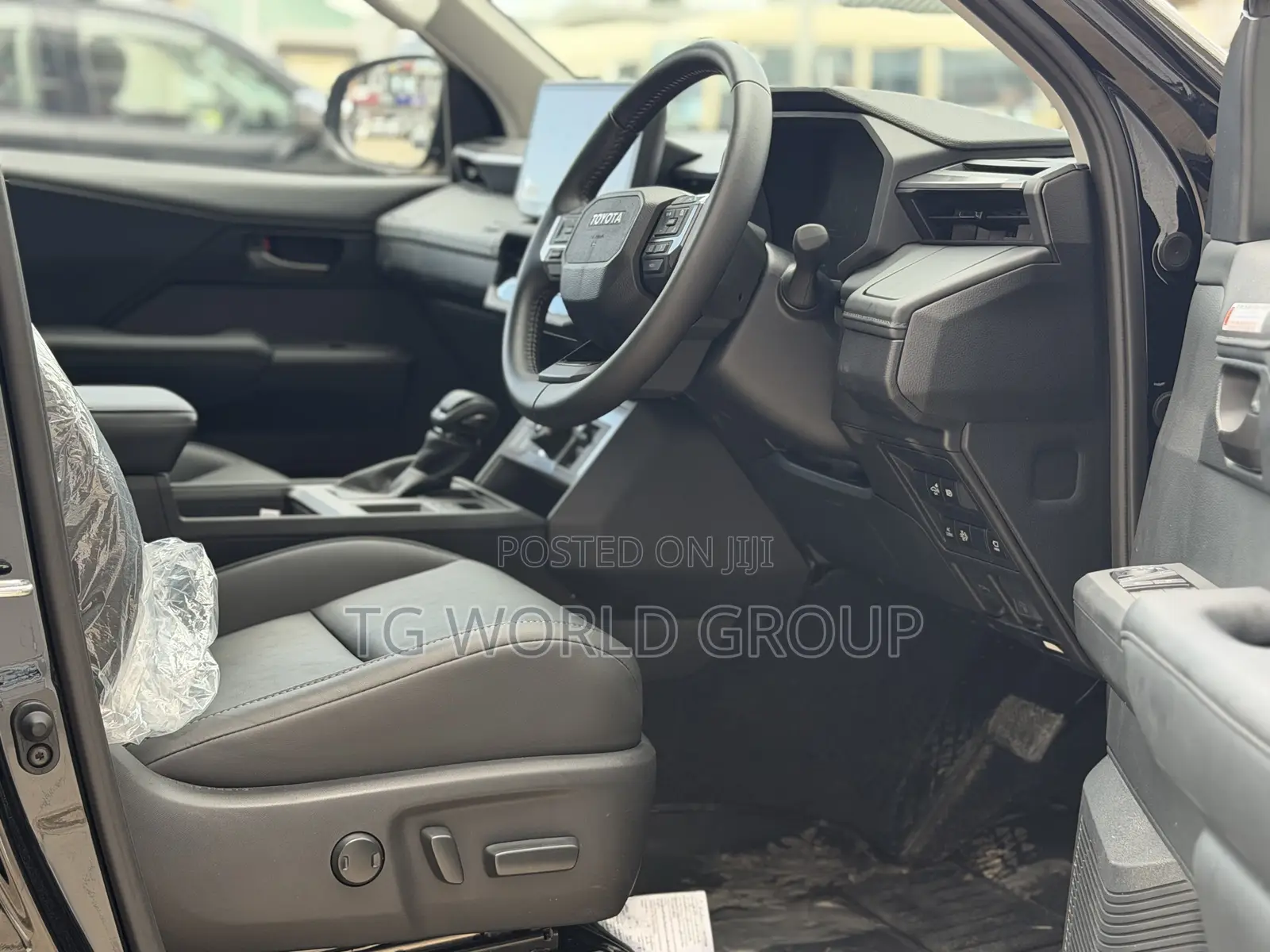 New Toyota Hilux 2025 Black