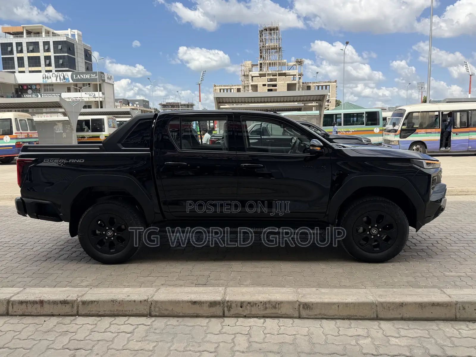 New Toyota Hilux 2025 Black