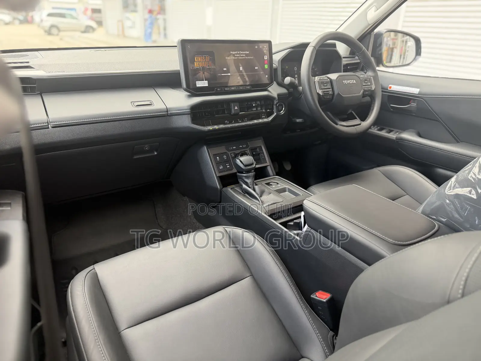 New Toyota Hilux 2025 Black