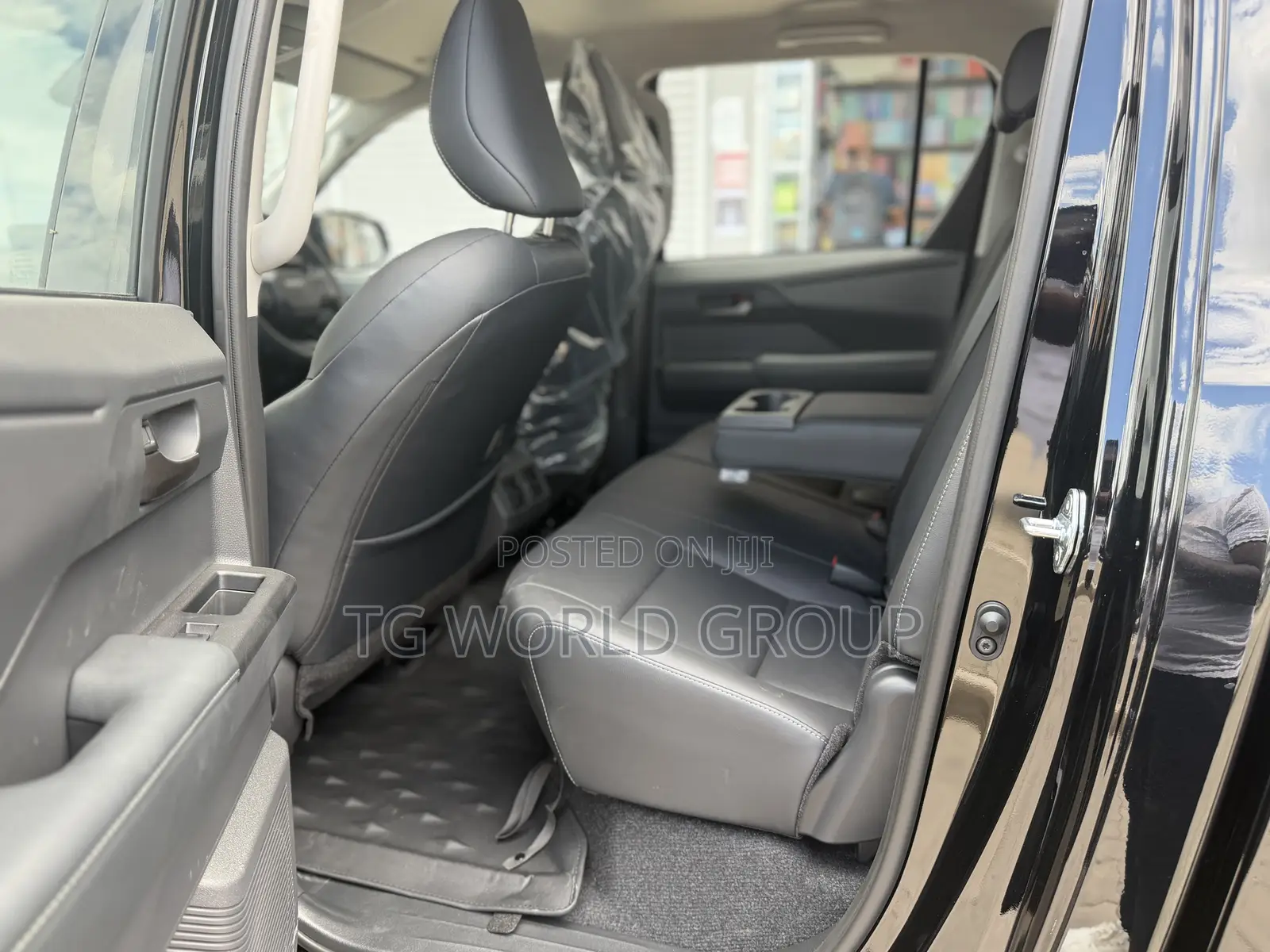 New Toyota Hilux 2025 Black
