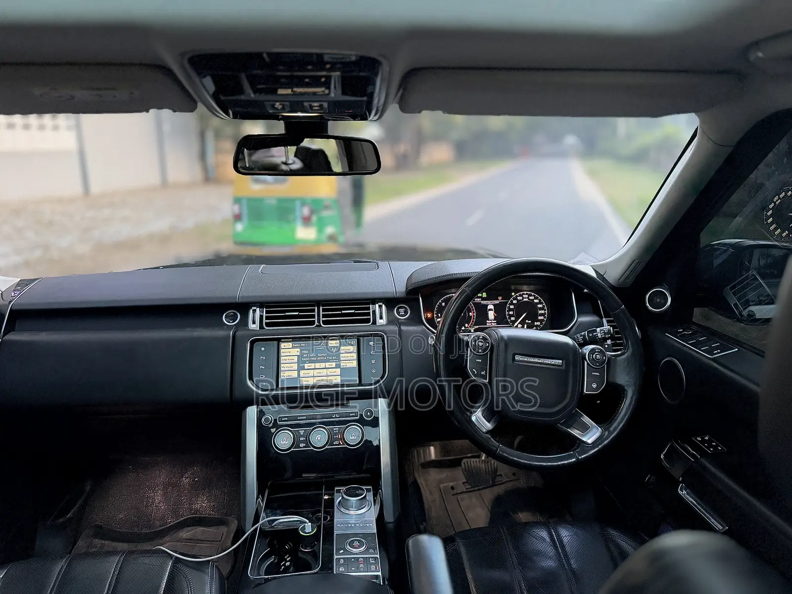 Land Rover Range Rover Vogue 2016 Black