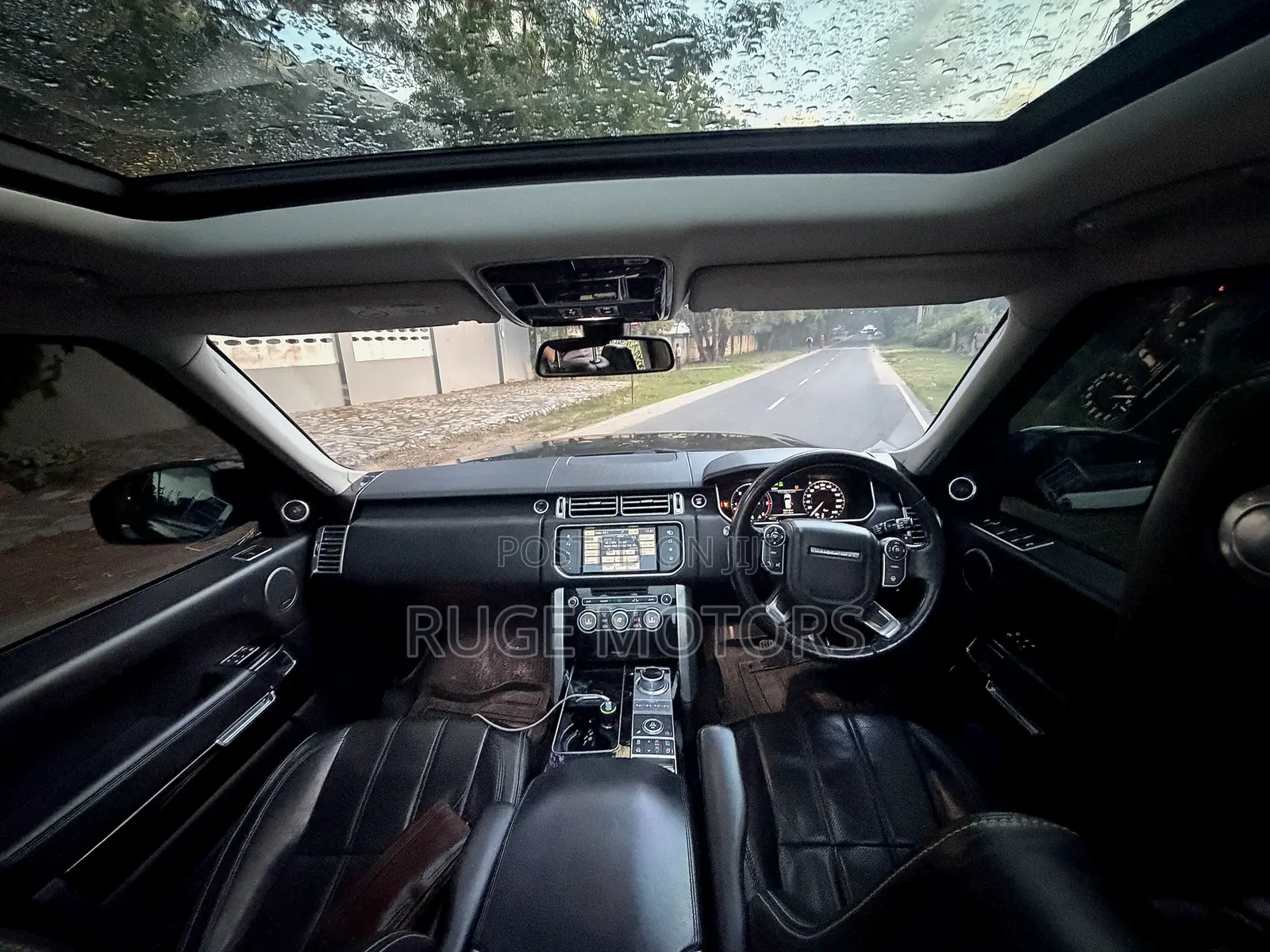 Land Rover Range Rover Vogue 2016 Black