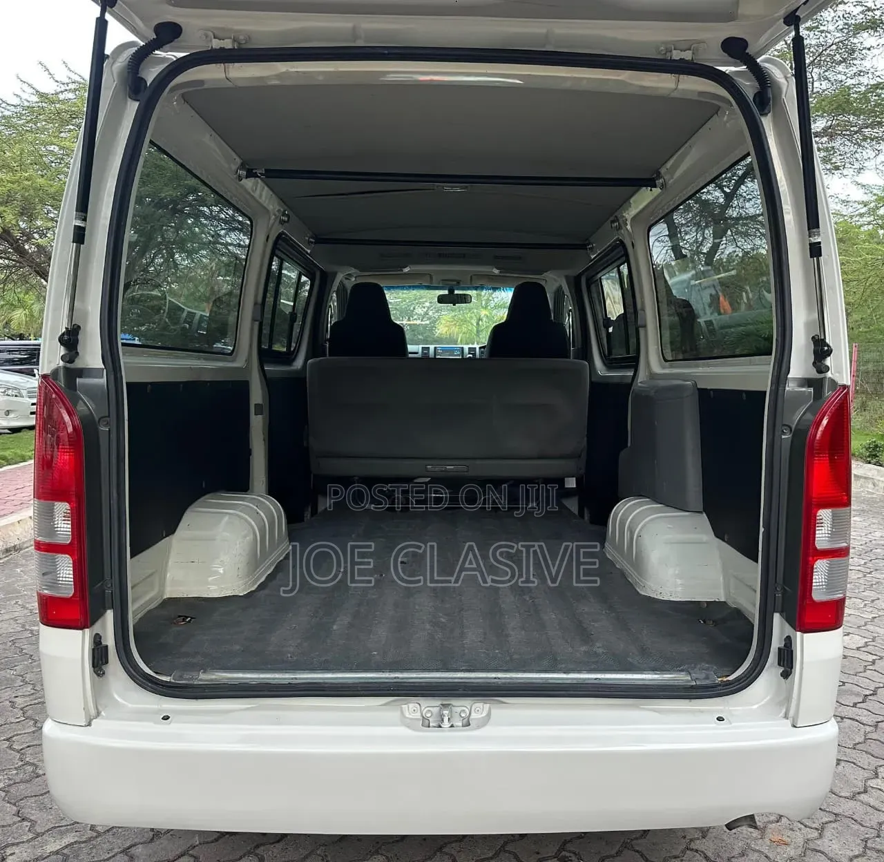 Toyota HiAce 2008 White
