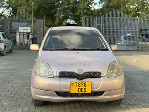 Toyota Vitz 2004 Pink