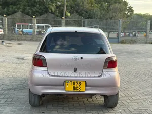 Toyota Vitz 2004 Pink