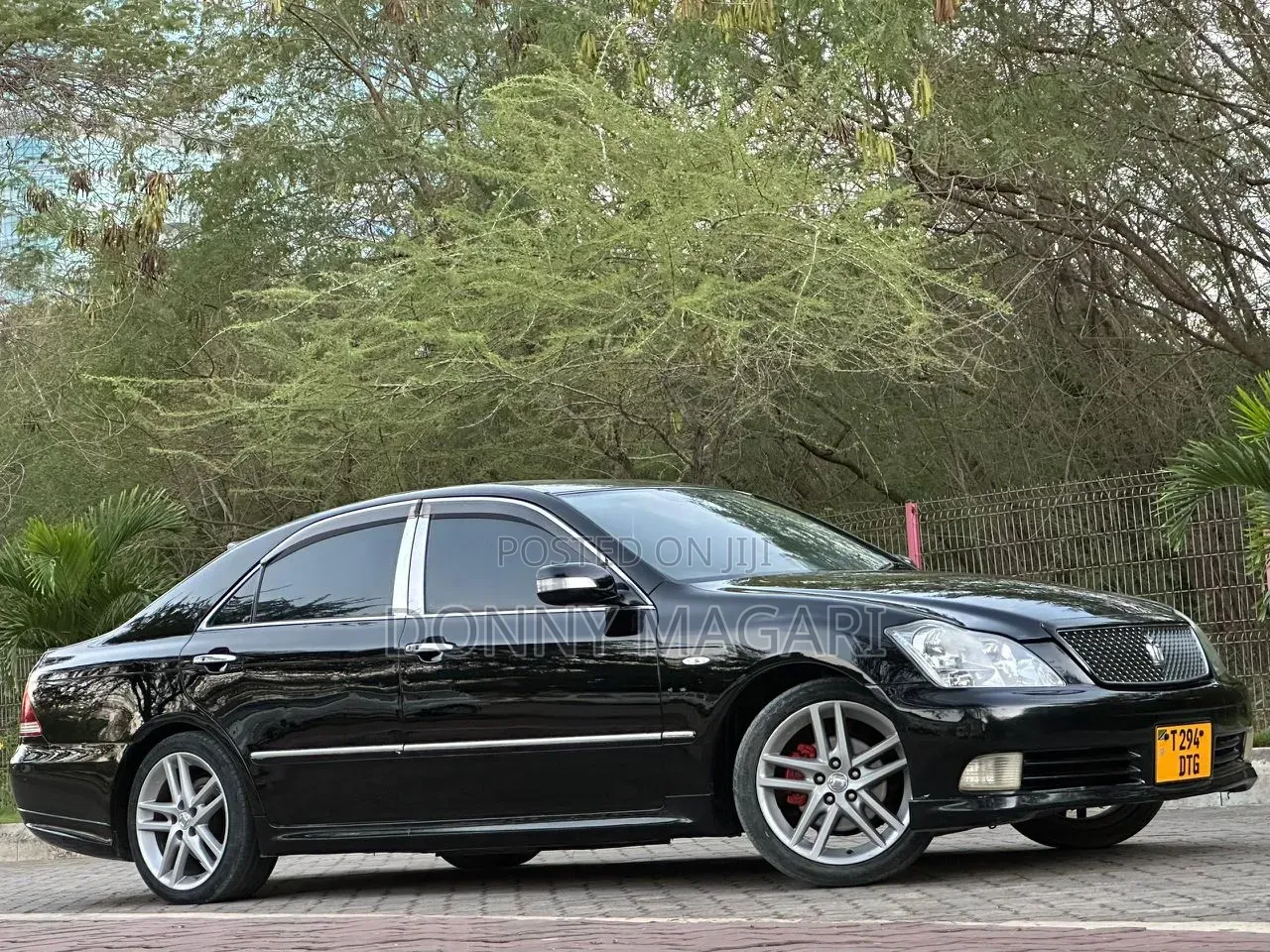 Toyota Crown 2006 Black