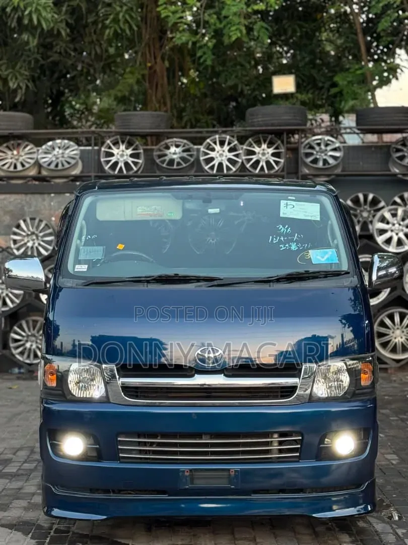 Toyota HiAce 2006 Blue