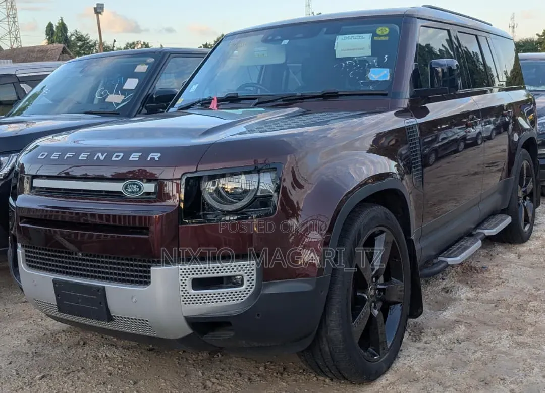 Land Rover Defender 2023 Red