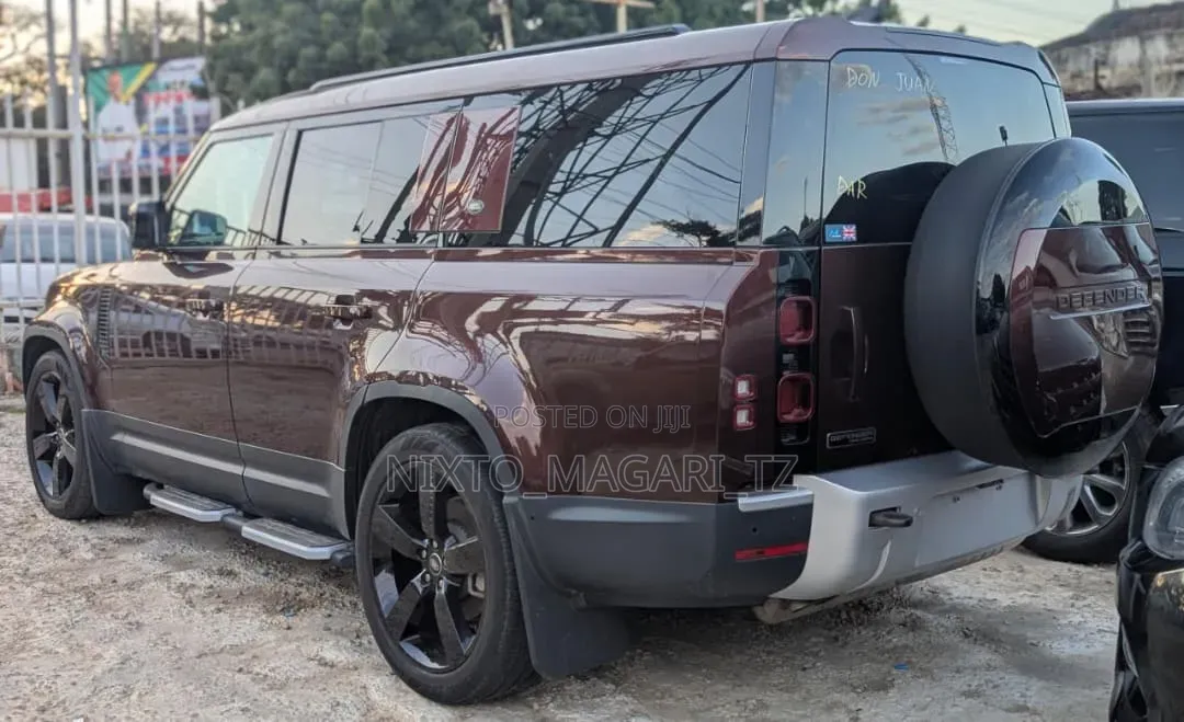 Land Rover Defender 2023 Red