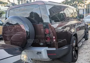 Land Rover Defender 2023 Red