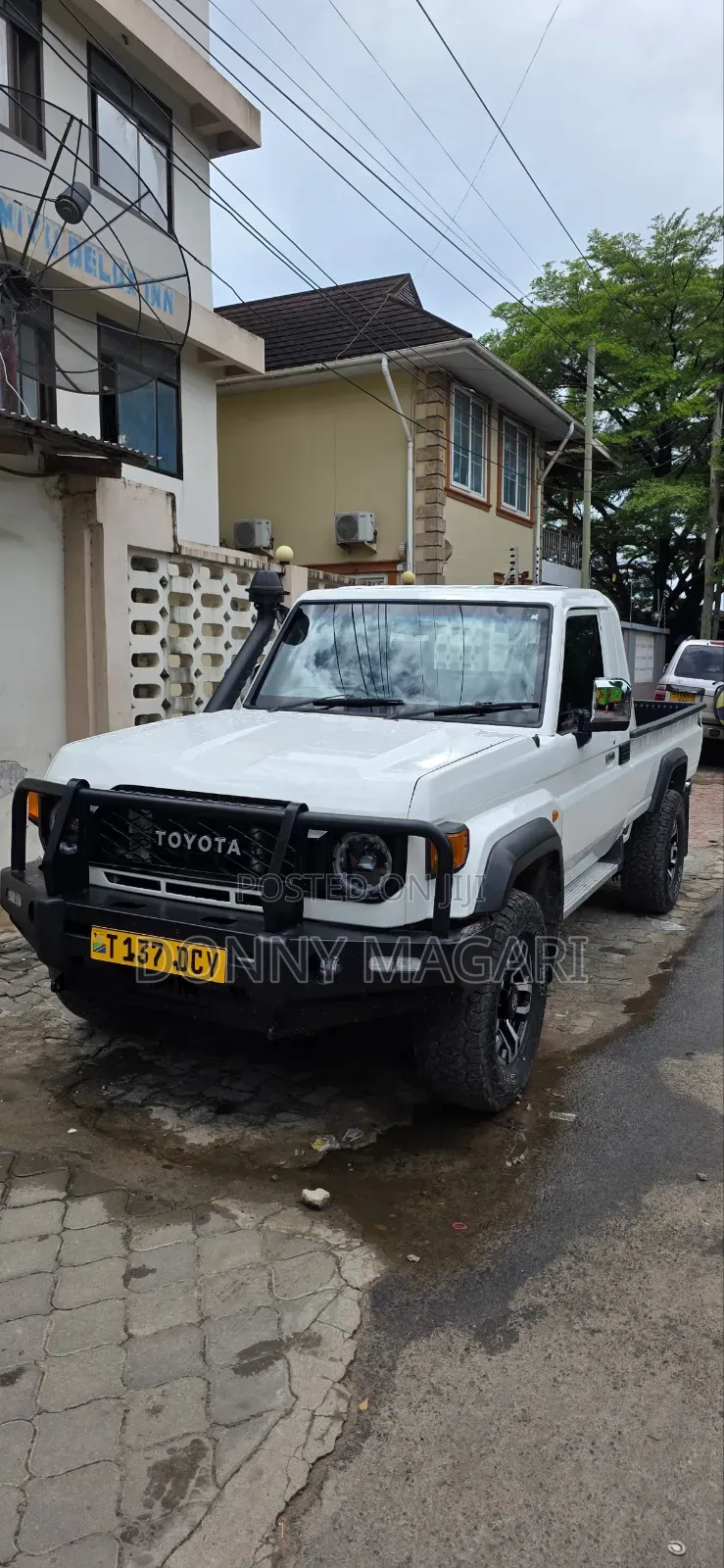 Toyota Land Cruiser 2017 White
