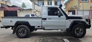 Toyota Land Cruiser 2017 White
