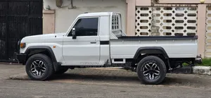 Toyota Land Cruiser 2017 White