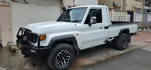 Toyota Land Cruiser 2017 White