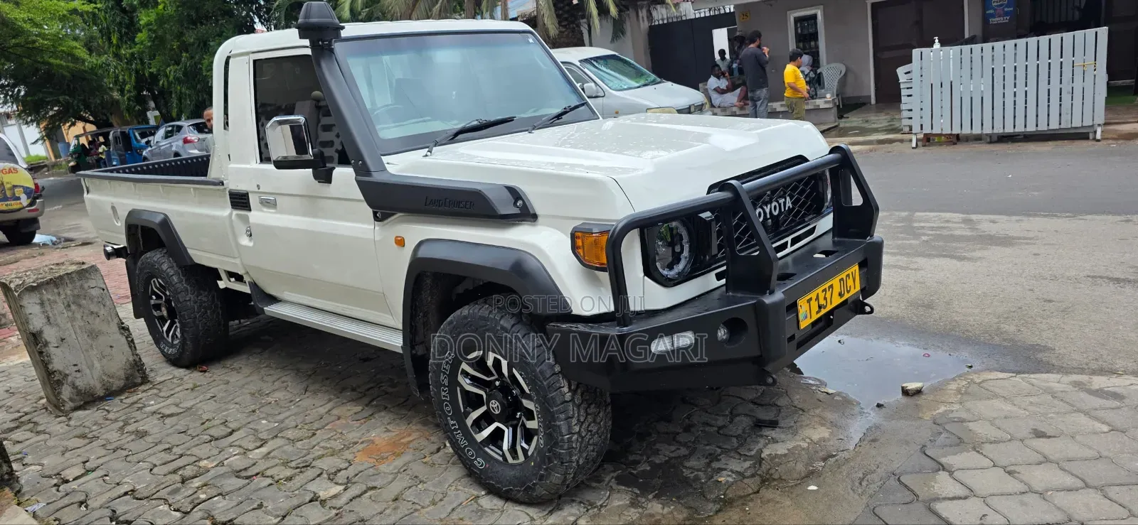 Toyota Land Cruiser 2017 White