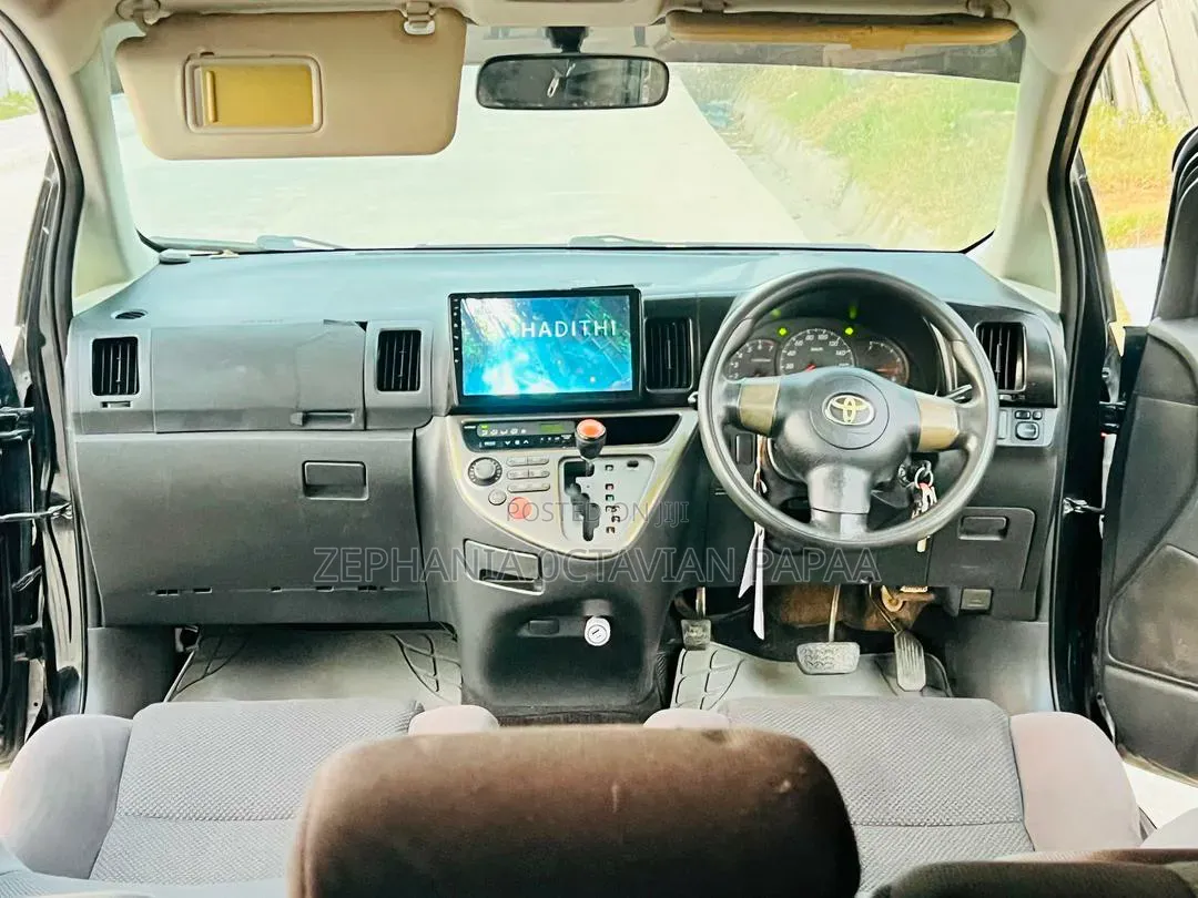 Toyota Wish 2004 Black