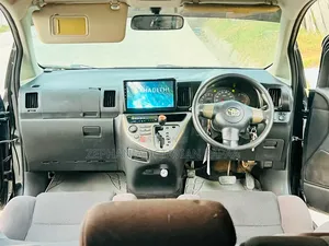 Toyota Wish 2004 Black