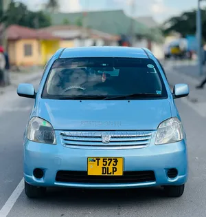 Toyota Raum 2004 Blue