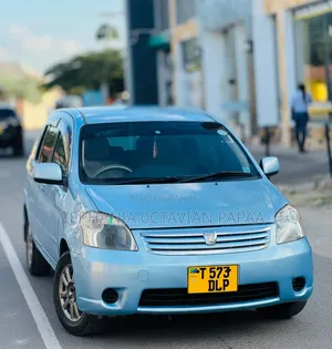 Toyota Raum 2004 Blue