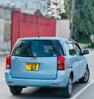 Toyota Raum 2004 Blue