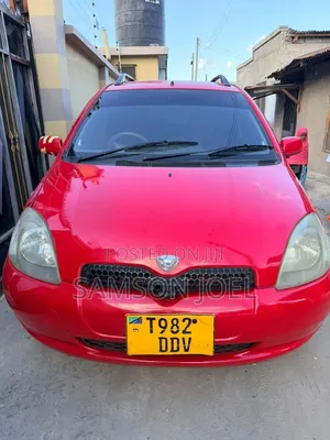 Toyota Vitz 2003 Red