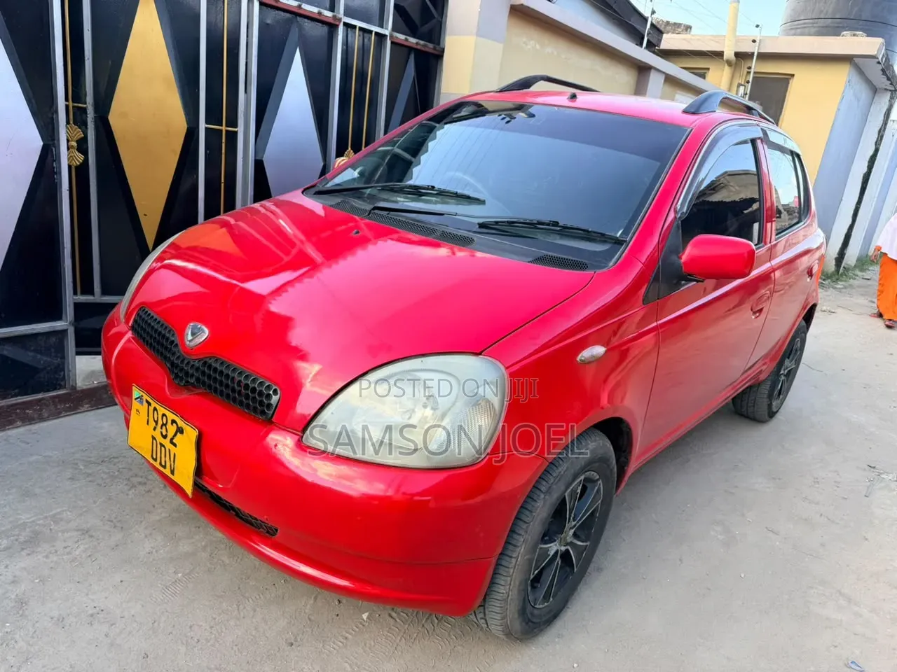 Toyota Vitz 2003 Red