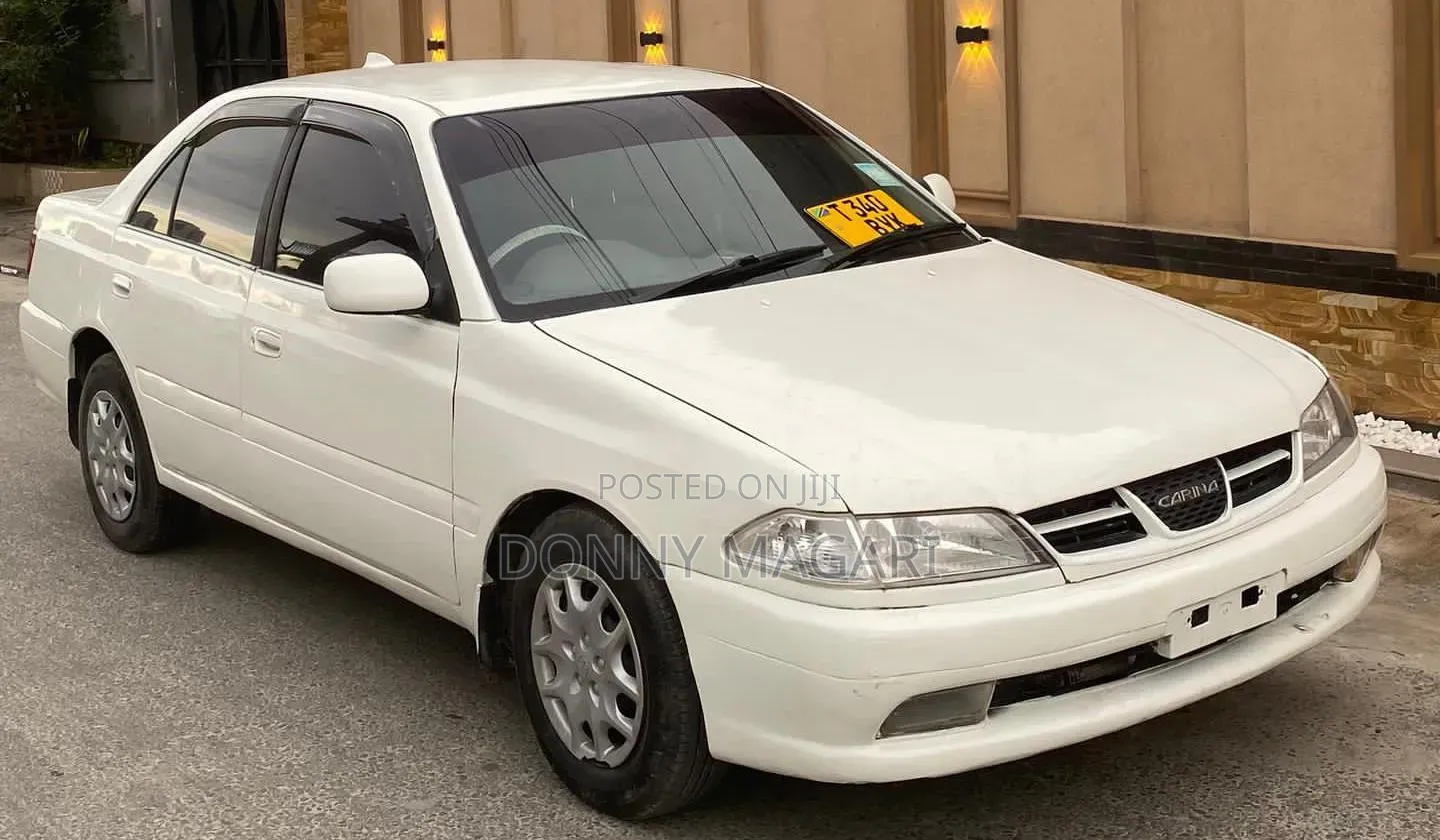 Toyota Carina 2000 White