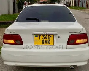 Toyota Carina 2000 White