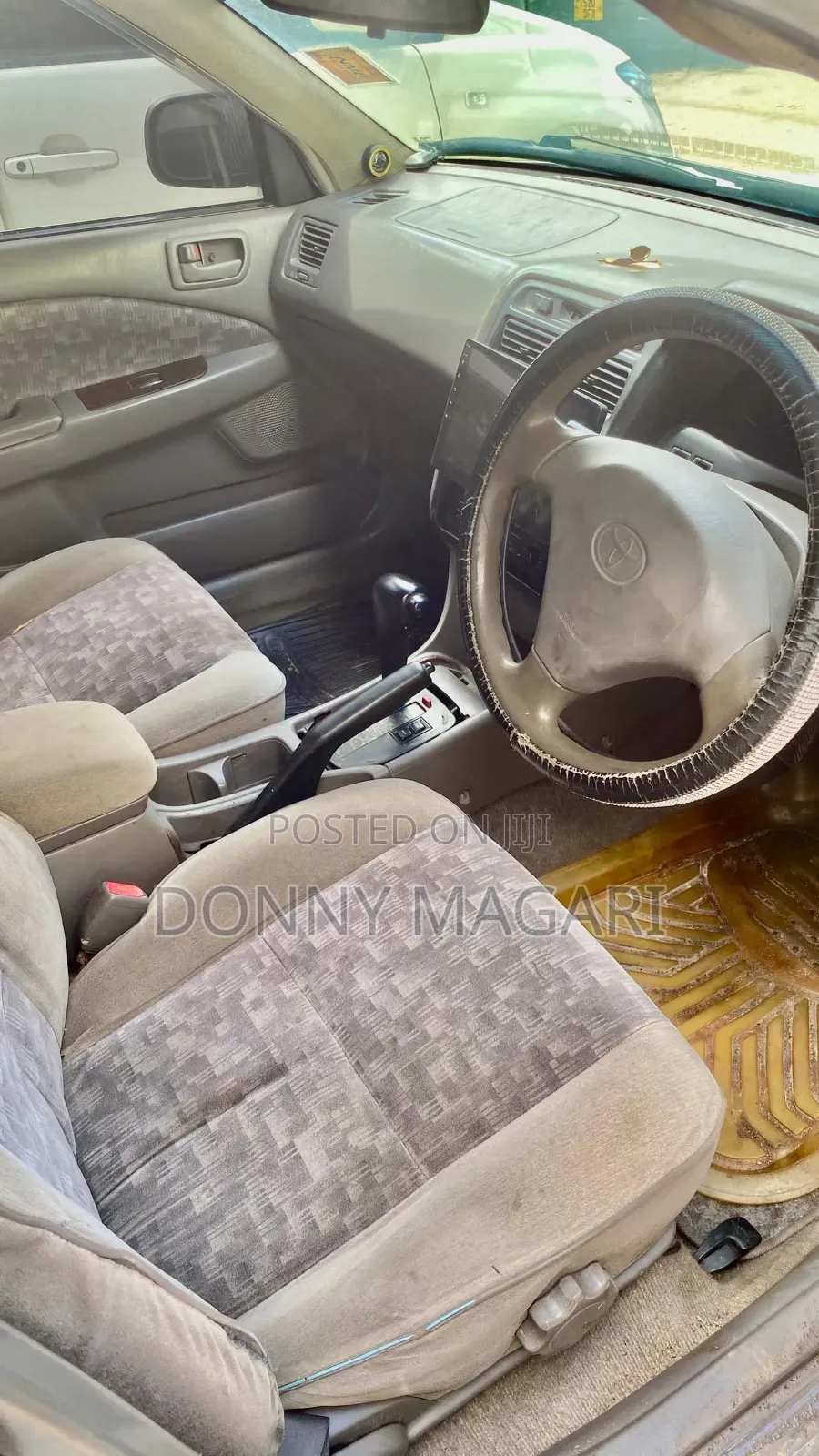 Toyota Carina 2000 White