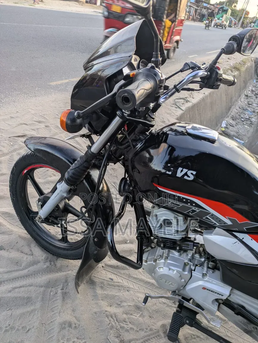 TVS HLX 125 2025 Black