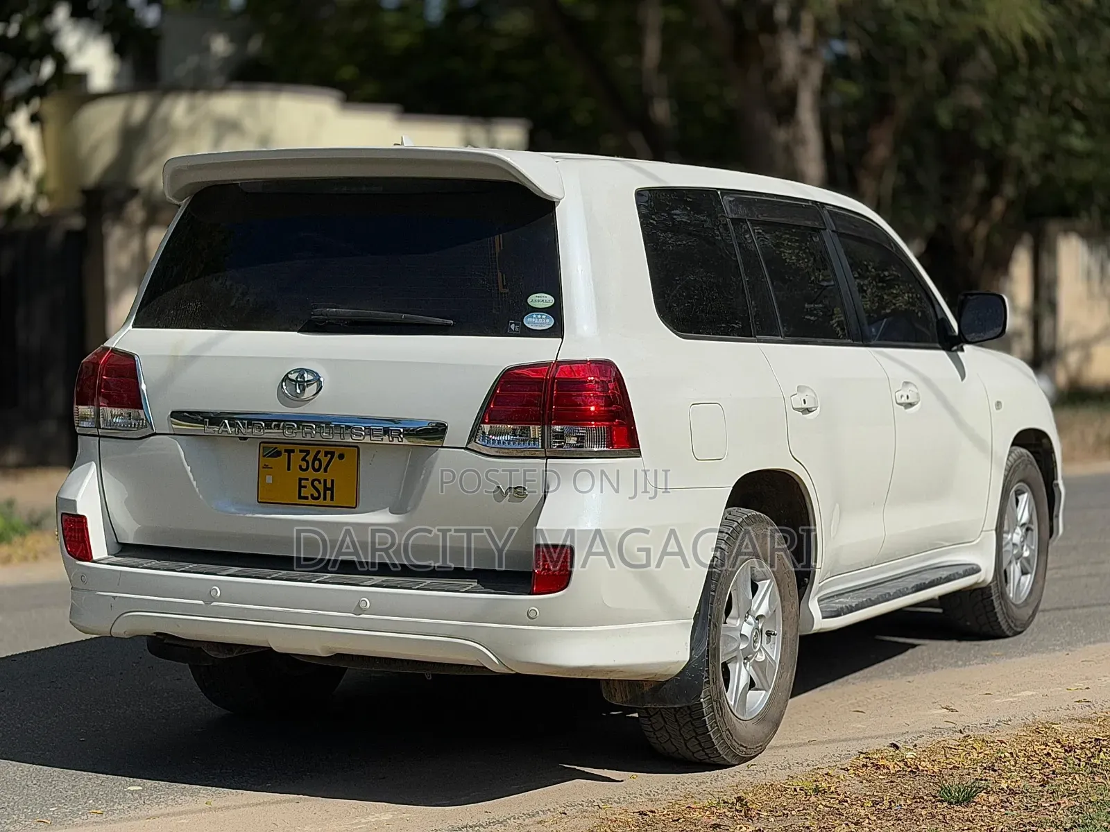 Toyota Land Cruiser 2011