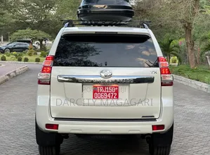 Toyota Land Cruiser Prado 2017 White
