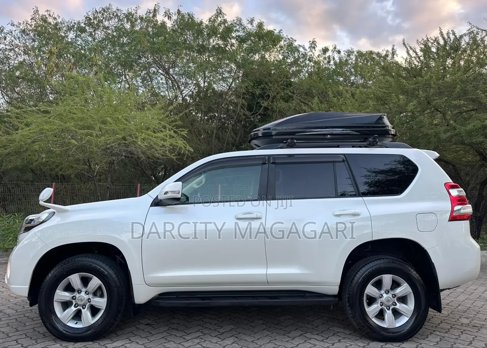 Toyota Land Cruiser Prado 2017 White