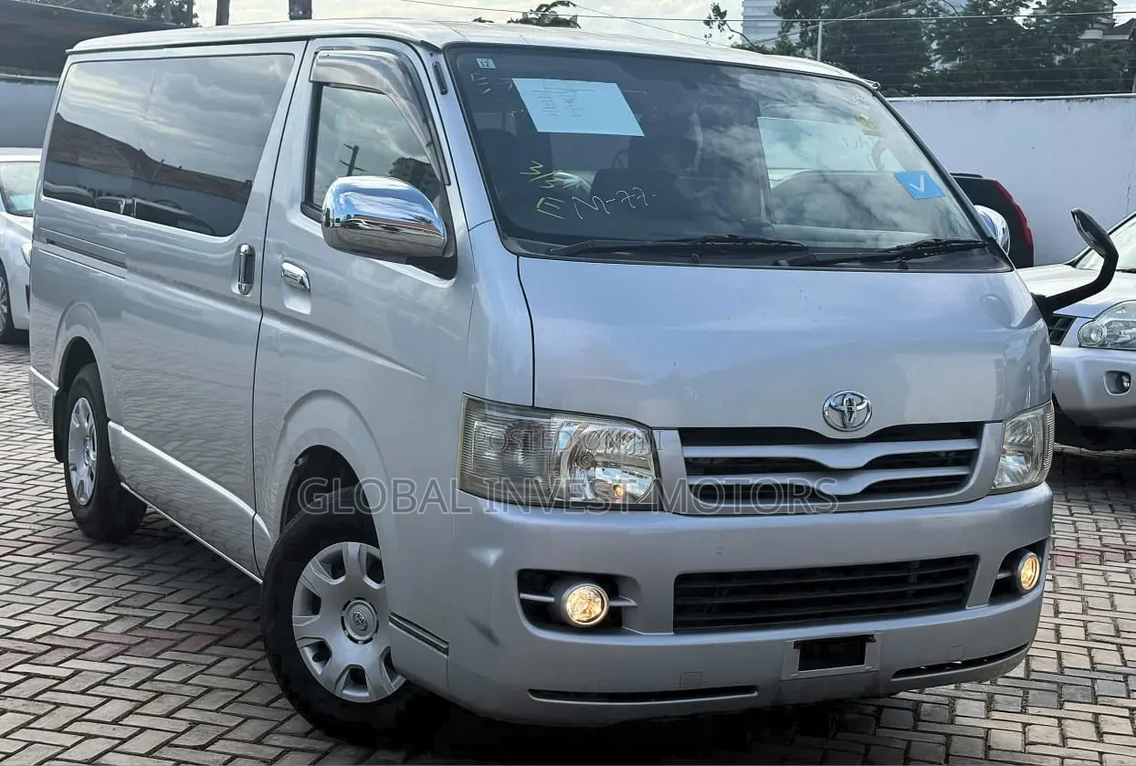 Toyota Noah 2004 Silver