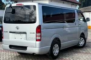 Toyota Noah 2004 Silver