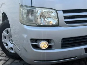 Toyota Noah 2004 Silver