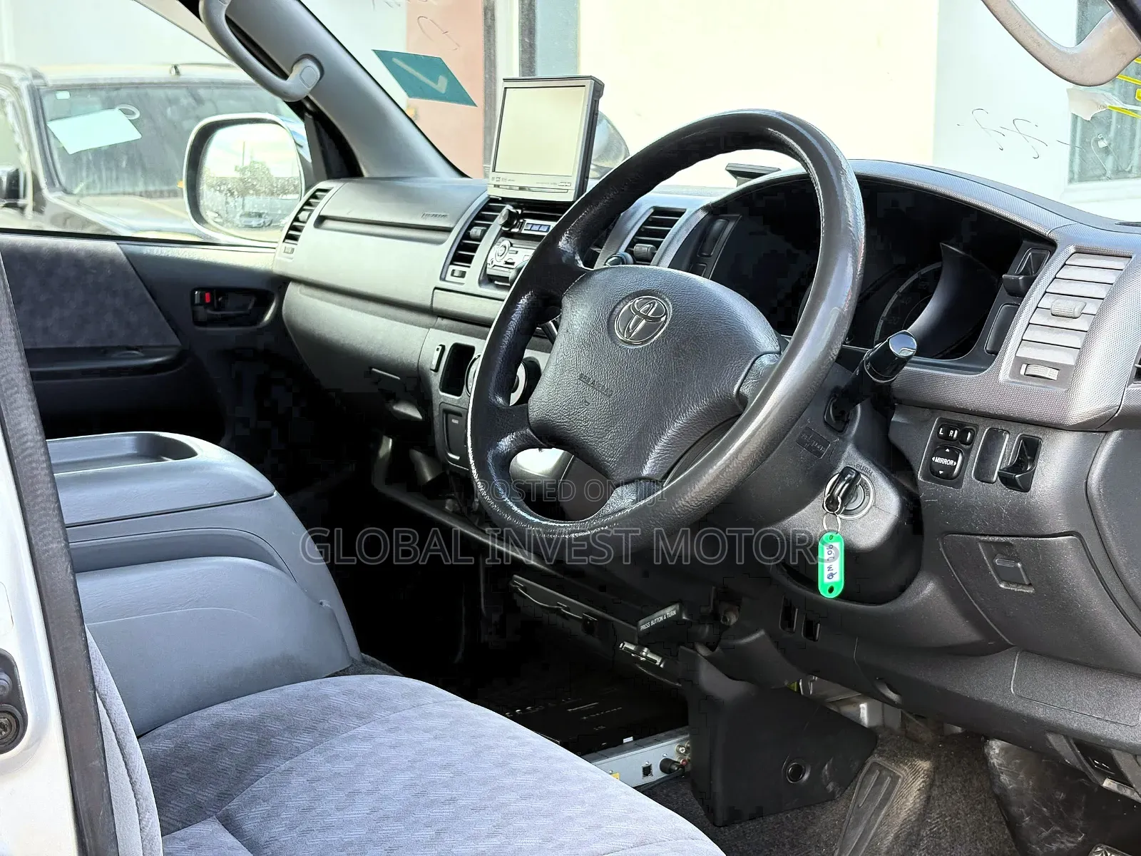 Toyota Noah 2004 Silver
