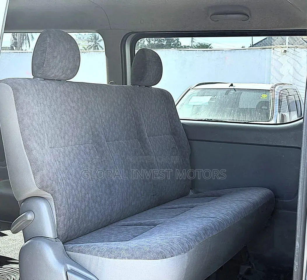 Toyota Noah 2004 Silver