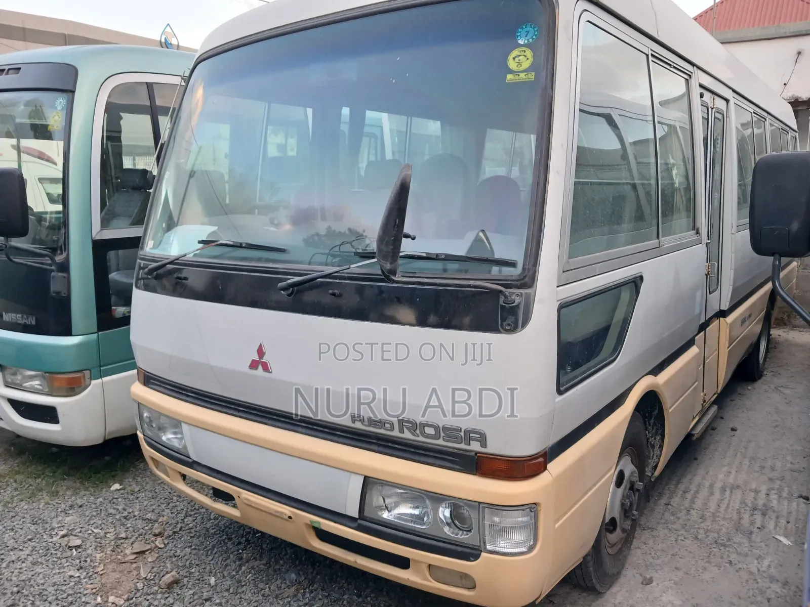 Mitsubishi Fuso Rosa 1999 White